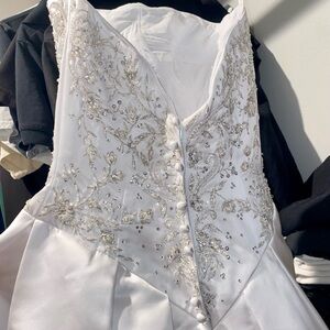 Luxury Wedding Dress with crystals and exotic large drape